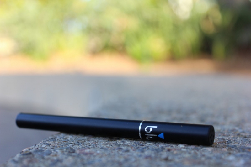 magasin-LES MAYONS-min_e_cigarette_vaping_blu_cigs_blu_electronic_cigarette_tobacco_cigarette_smoke-637061